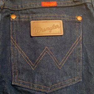NWOT Wrangler straight leg jeans